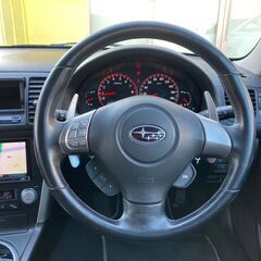 【コミコミ価格】レガシイツーリングワゴン　後期型　車検2年付　走行8万キロ台　インタークーラーターボ　クスコ製ストラットタワーバー　ＨＫＳ製マフラー　パワーシート　パドルシフト　革巻きステアリング　ステアＳ／Ｗ　ルーフレール　エンジンスターター　キーレスキー♪5515の画像