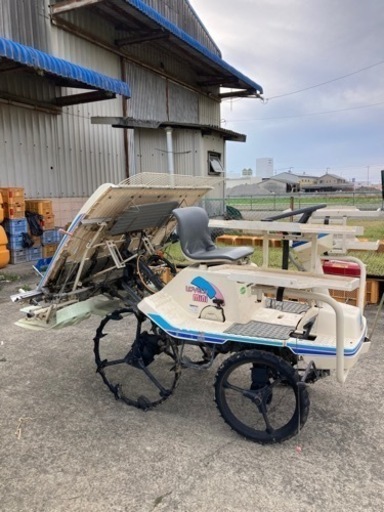 イセキ田植え機
