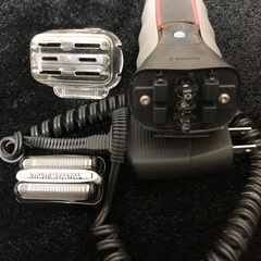 （中古品)ブラウン メンズシェーバー シリーズ3 320s-5 3枚刃　　替刃一式新品の画像