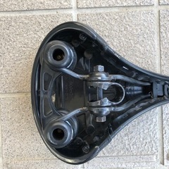 ヤマハ電動自転車のサドルの画像