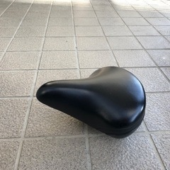 ヤマハ電動自転車のサドルの画像