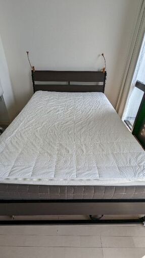 ベッドIkea140x200を売る  -TRYSILダークブラウン  -HOVAGマットレス  -SULTANサーマットレス  価格合計¥30.000  西新宿五丁目をピックアップ