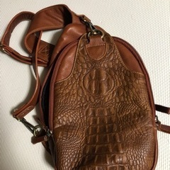 革製のショルダーバックの画像