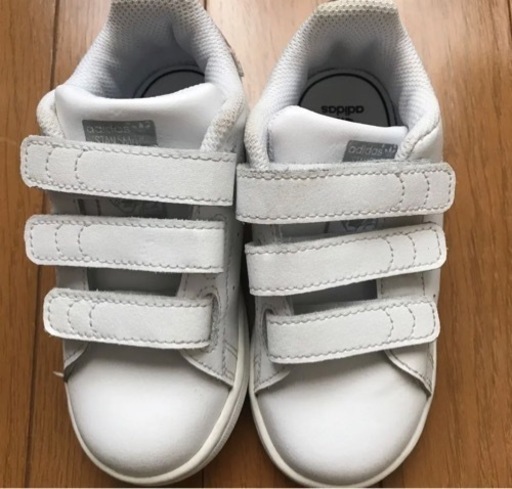 人気シリーズスタンスミス✨adidas アディダス  15cm キッズスニーカー