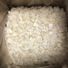 《新品未使用コネクタ》　8０００個あります。の画像