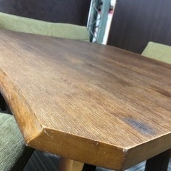 東京インテリアダイニングテーブルの画像