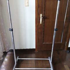 ハンガーラック　キャスター付きの画像