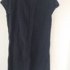 紺色ワンピースの画像