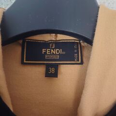 FENDI フード付きワンピースの画像