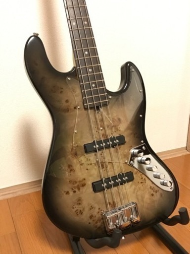 『値下げ』Bacchus ベースギター(美品)ソフトケース付き