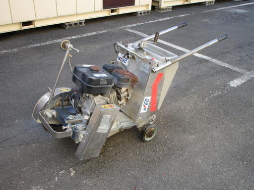 ロードカッター（14インチ道路カッター）中古ブレード１枚付き。