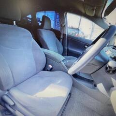 ローンOK‼️社外アルミ付き‼️お車お探しします‼️トヨタ プリウス S‼️人気の黒‼️の画像