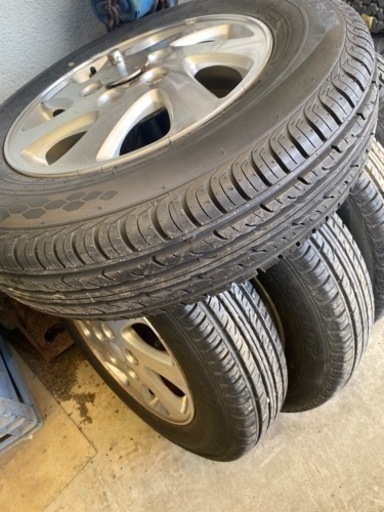 テリオスキッドの純正タイヤホイル　５本セット　金具あり　175/80/15