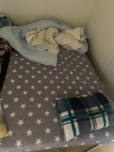 半分に折りたためるベット