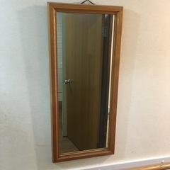 壁掛けミラー差し上げます。