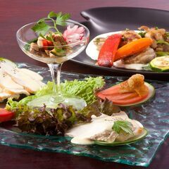日払い可！17時～21時（22時）までカフェ（6席）ホールと客室（13室）夕食のお手伝いの画像