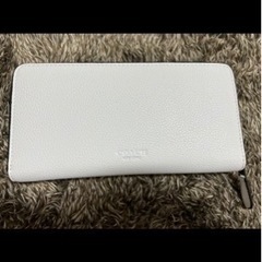 初回お値下げ♪キースヘリングコラボドッグ ジップアラウンドウォレット "チョーク"の画像