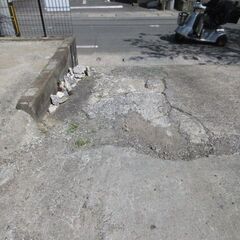 駐車場の入口補修、便利屋、福岡、格安、すぐ通行可能、コンク…