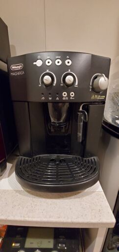 デロンギ　コーヒー　全自動　エスプレッソ ミルクフォーマ付　ESAM1000SJ