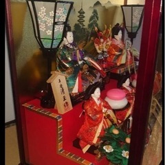 雛人形　ガラスケース入りの画像