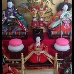 雛人形　ガラスケース入りの画像