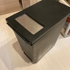 ゴミ箱　自宅まで引き取り可能な方限定