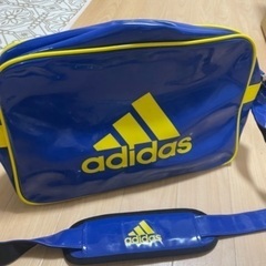 adidas エナメルバッグ