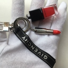 GIVENCHY人気ジバンシー ルージュキーホルダーの画像