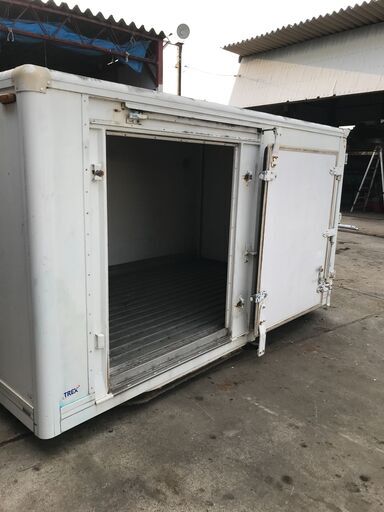 完売しました！2t車箱　保冷車　10万円　米や野菜の保管にいかがですか❕