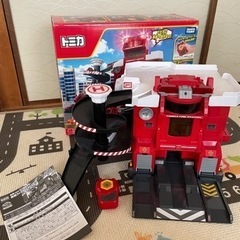 トミカ 変形ファイヤーステーション