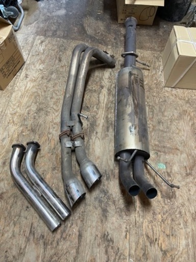 キャデラックエスカレード社外マフラー右出し