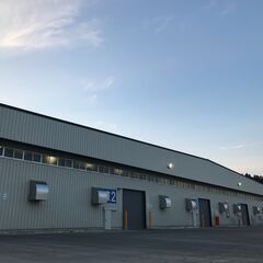 溶接工募集！面接時駅まで送迎可！寮完備！未経験者大歓迎！簡単な加工や組み立てからしっかり教えます。 夏も冬も空調がしっかりしているので快適に働けます！屋内作業がメインなので天候に左右されません。 福利厚生と最先端の設備が整った新工場で一緒に働きませんか？の画像