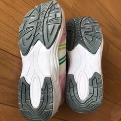 スニーカー　24cmの画像