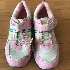 スニーカー　24cm