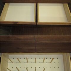stp-1400　食器棚　木製　ガラス扉　アルダー材　カップボード　キッチン収納　キッチンボード　天然木　ダイニングボード　食器収納　食品収納　キッチン　ダイニング　ディッシュスタンドの画像