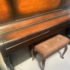 ♬シックな茶色にお洒落な猫脚のアップライトピアノKreuizbach（クロイバッハ）KA-27 の画像