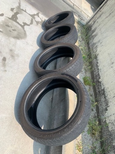 （決まりました。）使用期間約6か月　225/45ZR 19 96W タイヤ4本　バリ山　セット　配達可能