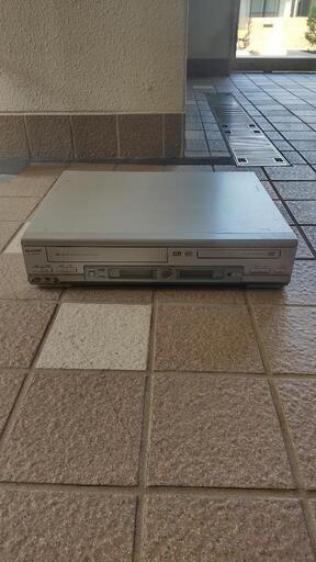 SHARP　VTR一体型DVDビデオプレイヤー　中古