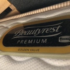 Simmons社製ダブルベッドの画像