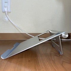 ノートパソコンスタンド【美品】の画像