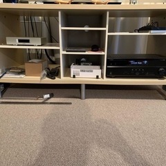 テレビ用のテーブル