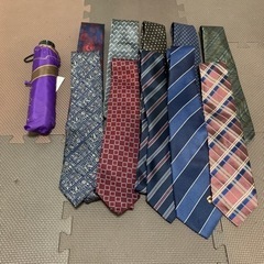 ネクタイ10本　ネクタイピン4本　カフス5セットぐらい　折りたたみ傘　無料の画像