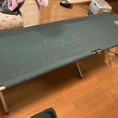アウトドアコットの画像