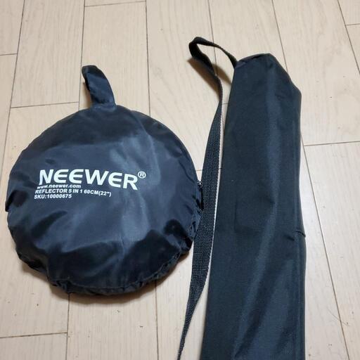 無料のプレゼントとカメラ用三脚