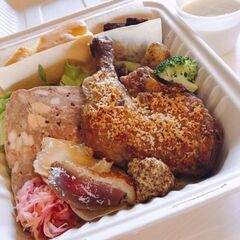 ランチタイムのホールスタッフ募集の画像