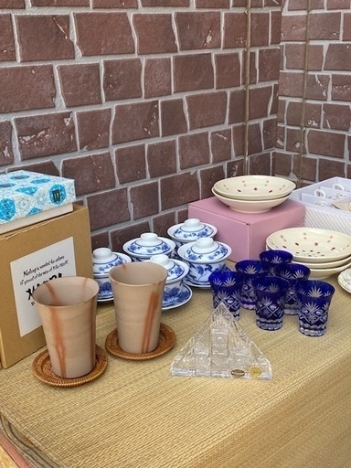 茶道具纏めて検鉄風炉備前焼会津塗鎌倉彫漆器ボヘミア切子グラス黒真塗薄板丸蛤板敷板色紙横山大観和楽器三味線煎茶道具古美術裏千家表千家