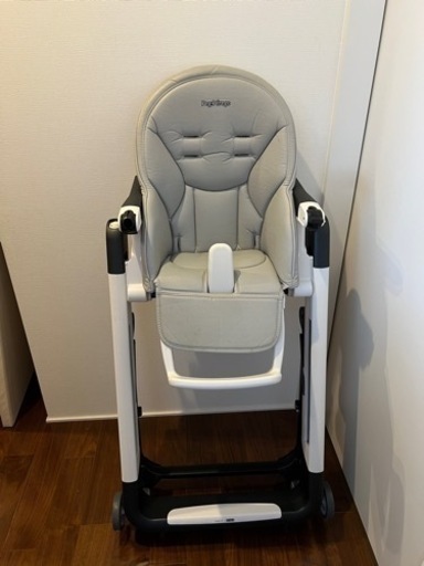 ペグペレーゴ　ベビーチェア