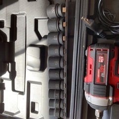 AP DC18V 充電式 1/2DR ハイトルクインパクトレンチ 専用ナットセット　新品予備バッテリー付きの画像