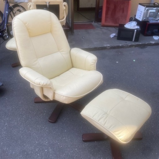 美品　1人がけソファ　オッドマン付き　エコーネス風