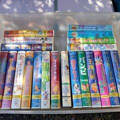 ディズニーVHSビデオ17本　アンパンマンVHSビデオ2本　他